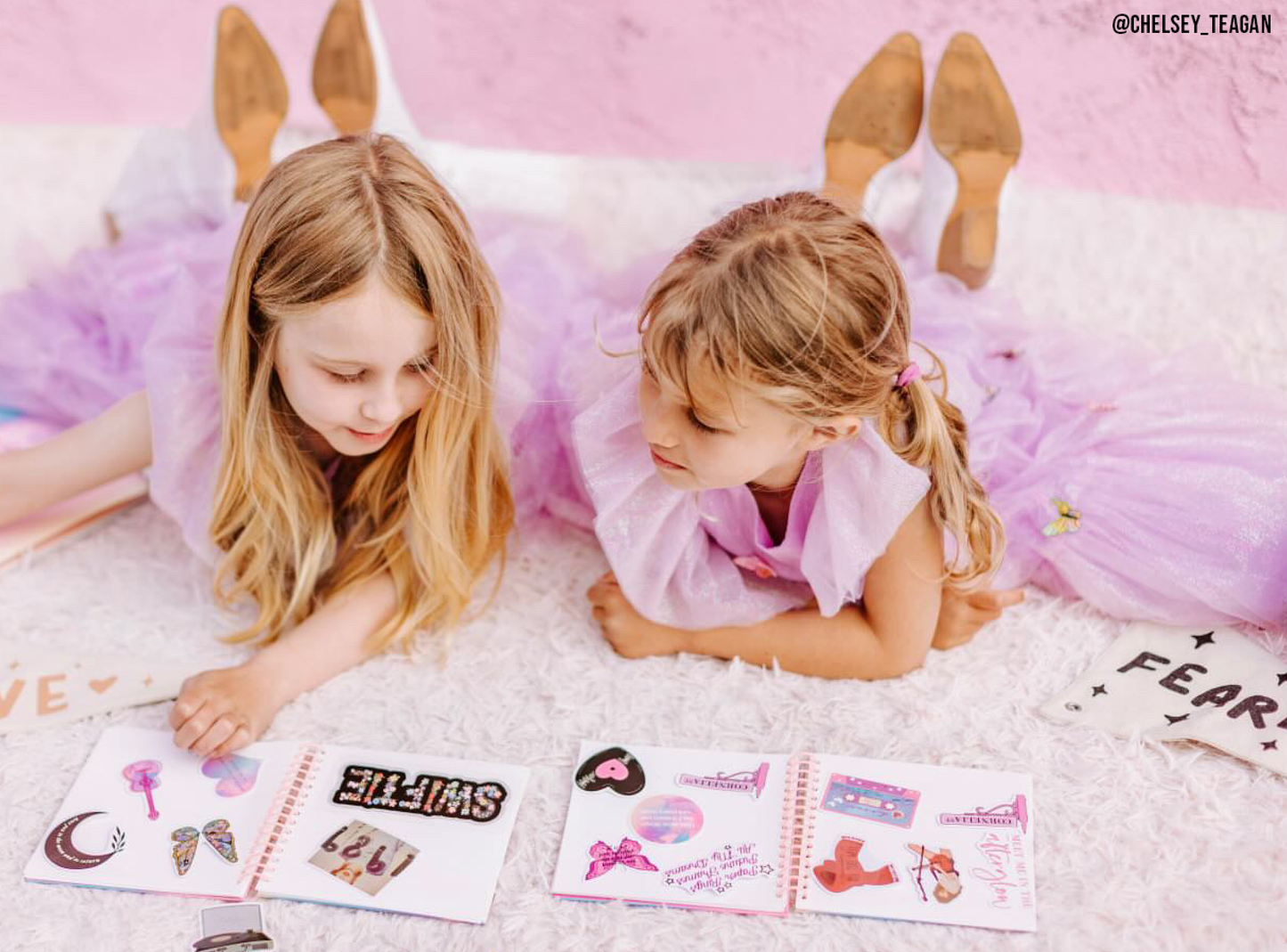 TAYLOR SWIFT LOVER | STICKER COLLECTION BOOK