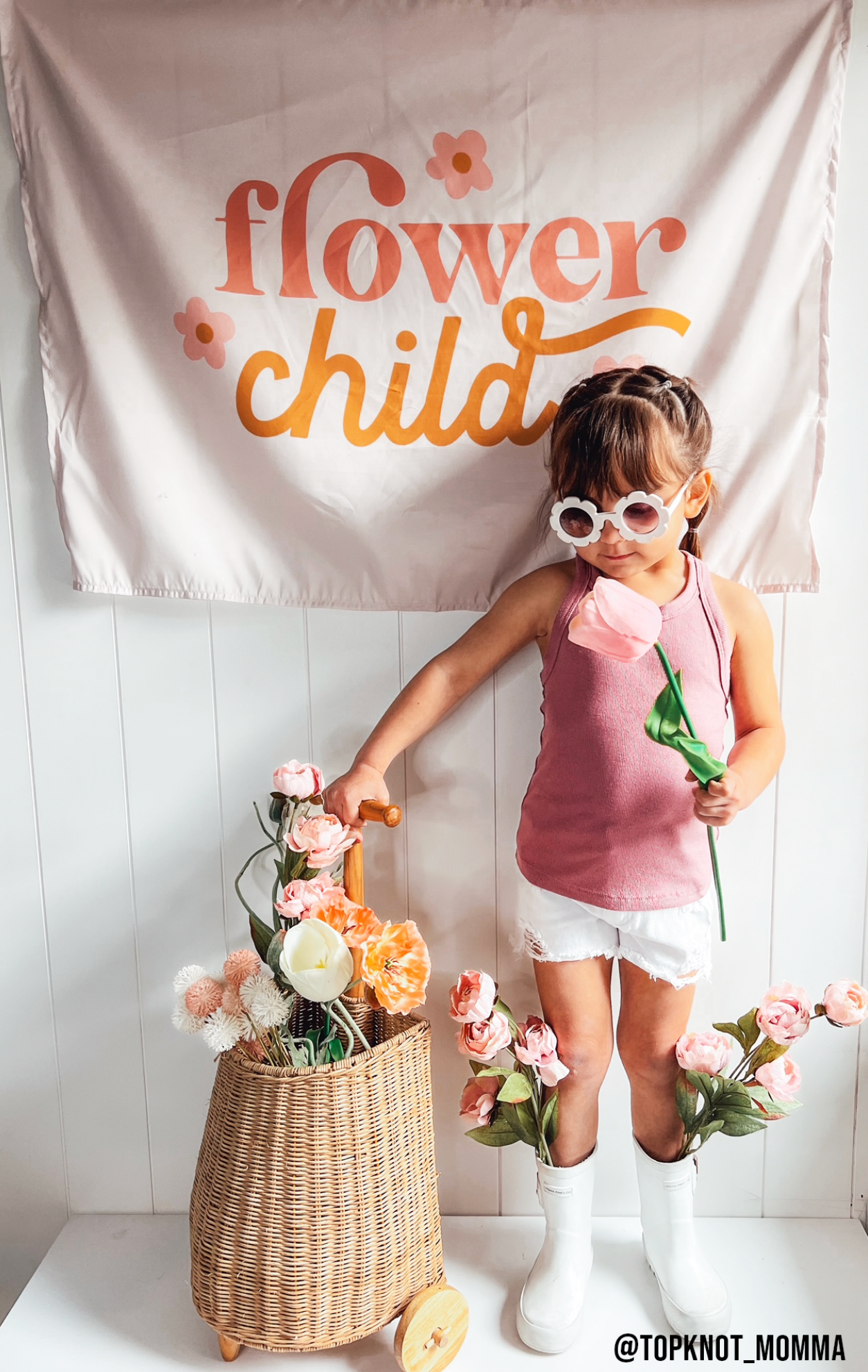 FLOWER CHILD BANNER | WALL DECOR