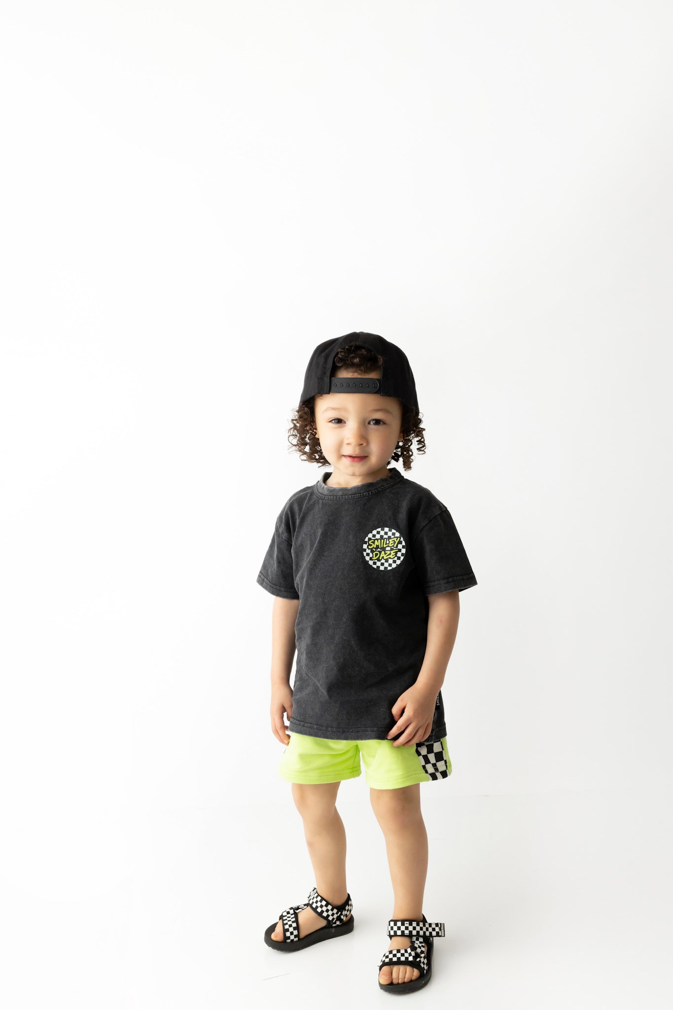 FOREVER YOUNG • GRAPHIC TEE