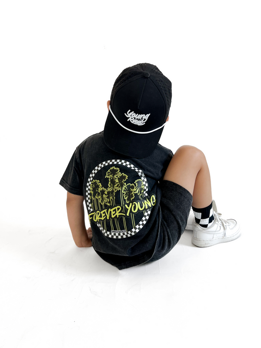 FOREVER YOUNG • GRAPHIC TEE